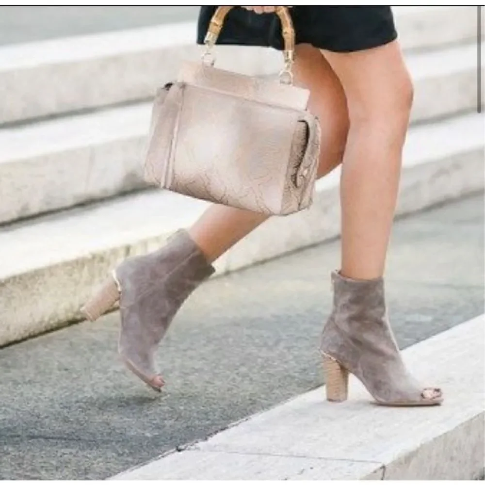 Elaine Turner bootie size 9.5 tan grey open toe gold heel trim